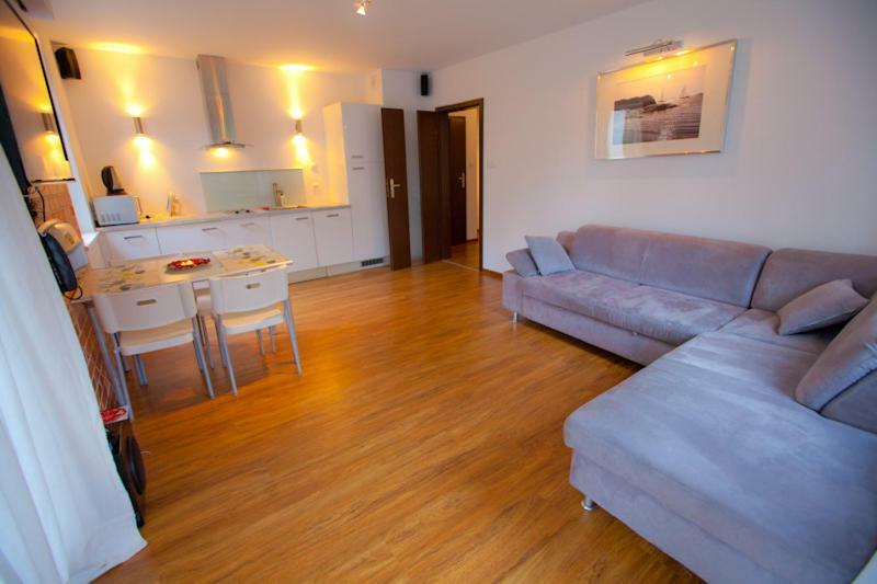Amber Apartment ยูราตา ภายนอก รูปภาพ